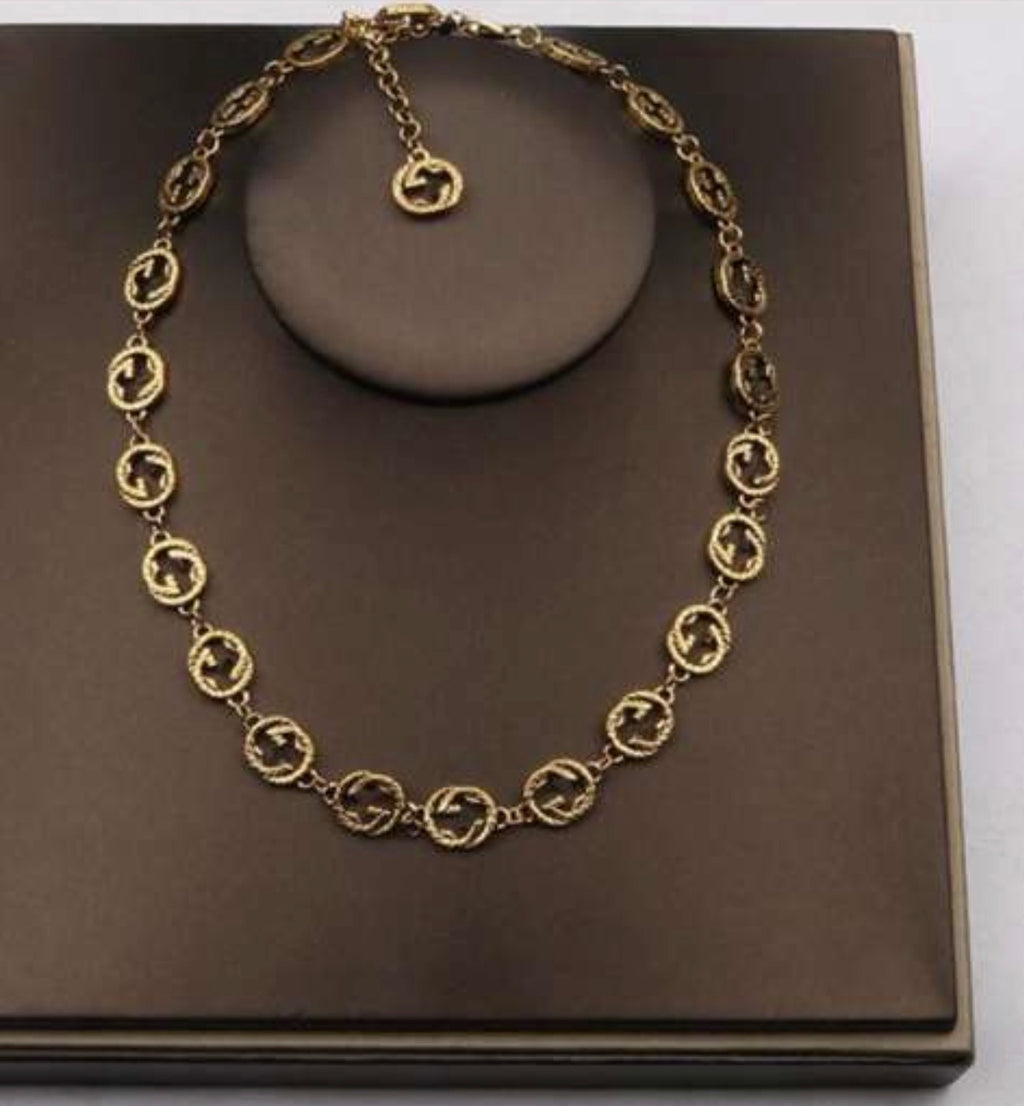Elegant White Pearl Fashion Necklace for Women – Classic & Timeless Jewelry