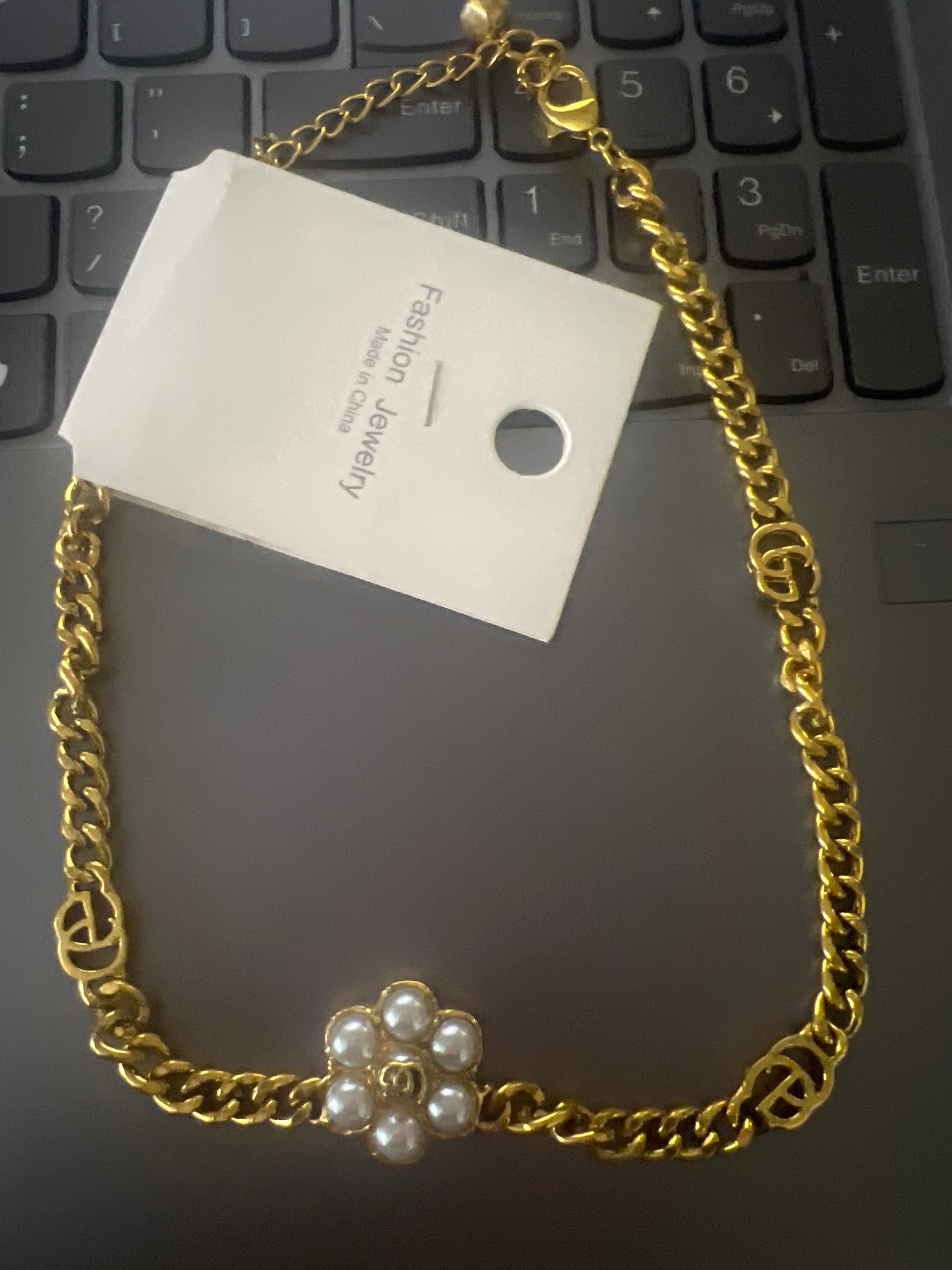 Elegant White Pearl Fashion Necklace for Women – Classic & Timeless Jewelry